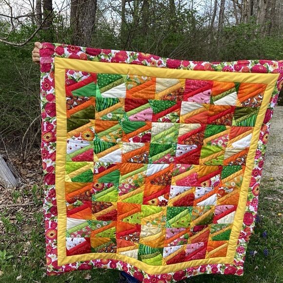 NWT. Hand Crafted “Welcome Spring & Summer” Brights Quilt with Zinnia Borders - Picture 11 of 13